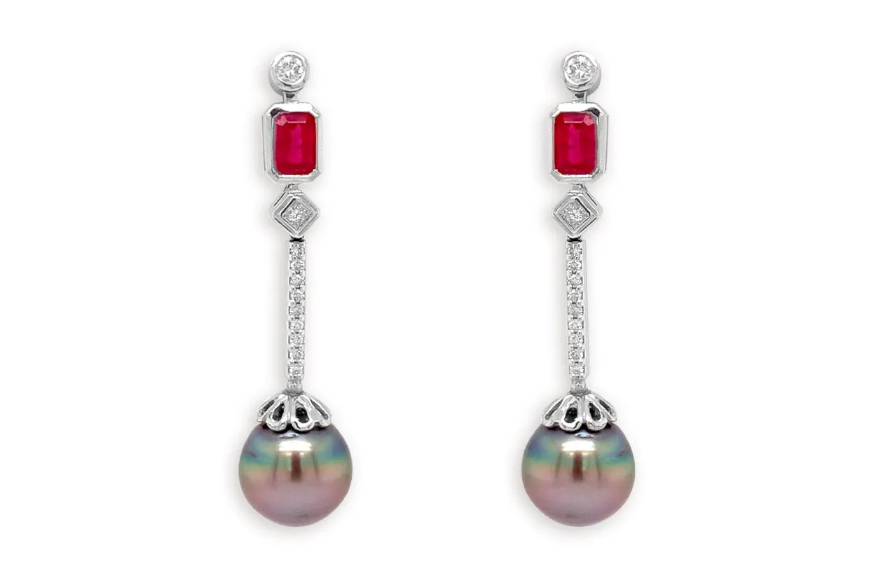 Earrings 18kt Gold Tahití Pearls with Rubies & Diamonds studs