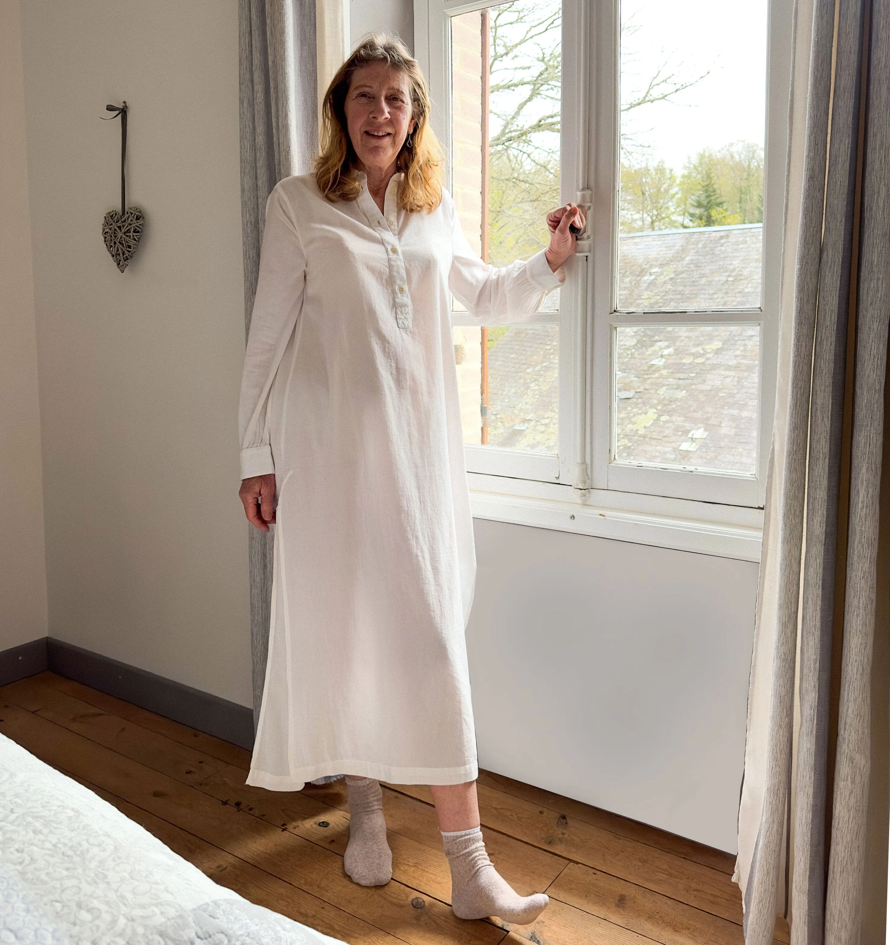 Floor length relaxed fit nightshirt [Linen White]